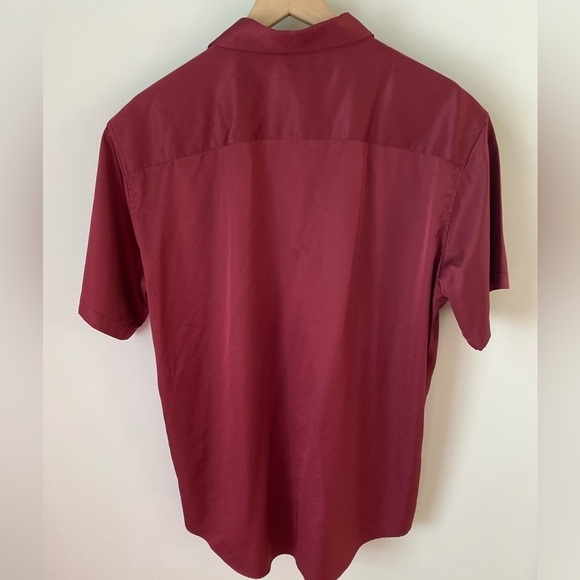 Flex Men’s Button Down Shirt Size Large Burgundy Red Short Sleeve Soft - Picture 3 of 4